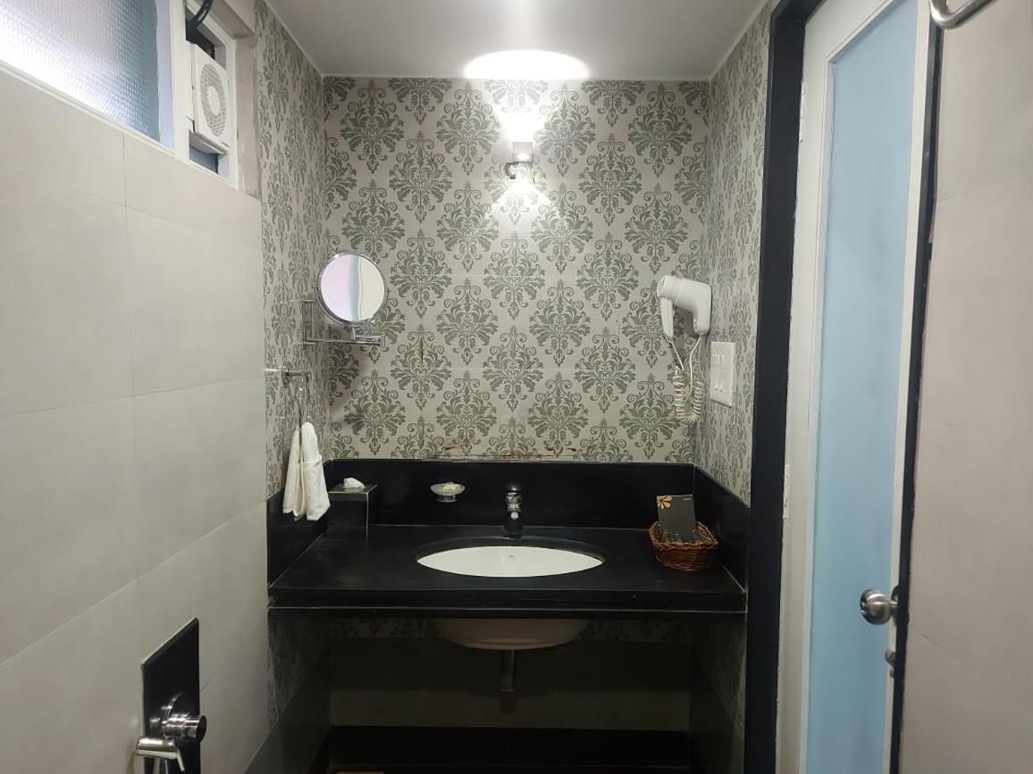 Gold Beach Villa Daman Exterior photo