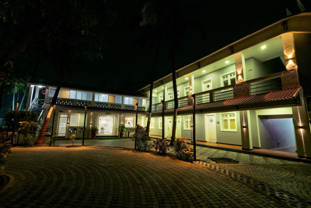 Gold Beach Villa Daman Exterior photo