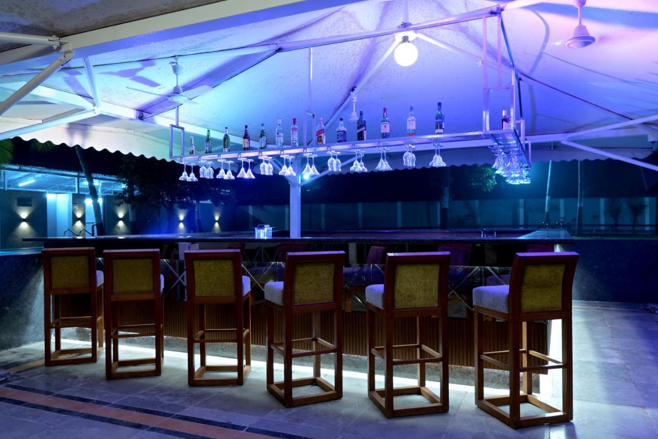 Gold Beach Villa Daman Exterior photo