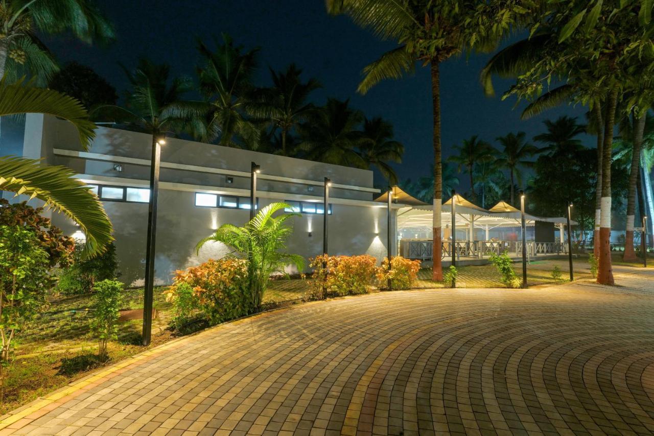 Gold Beach Villa Daman Exterior photo