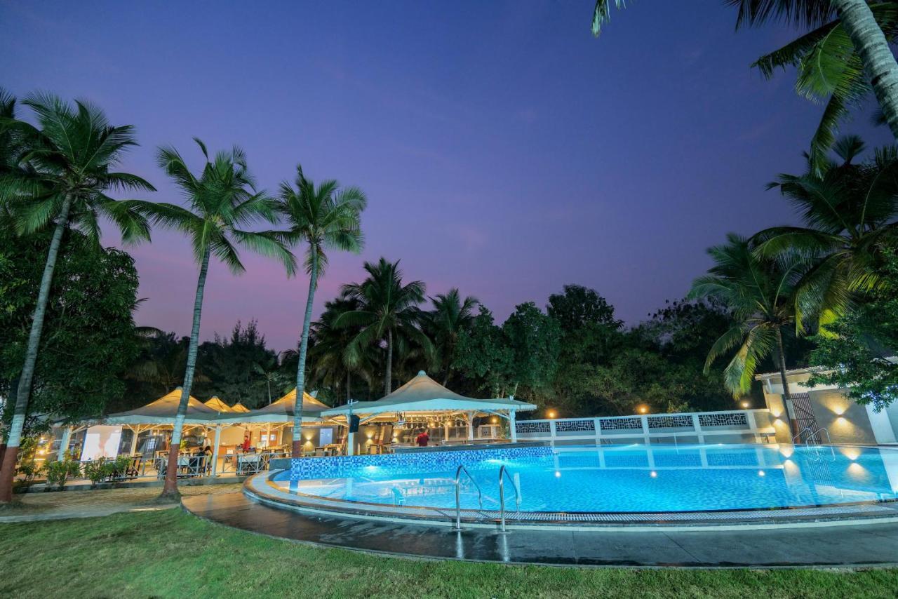 Gold Beach Villa Daman Exterior photo